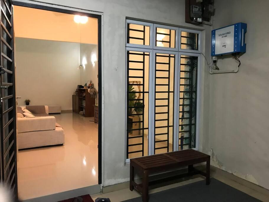 Terrace House Near Stulang Laut Ciq Midvalley Ksl For 7Pax Johor Bahru Esterno foto