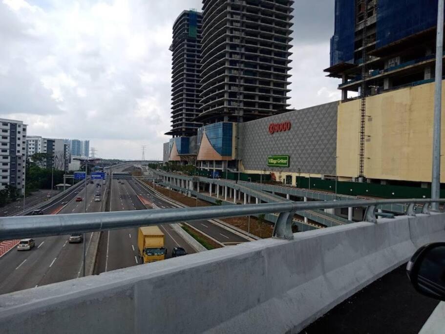 Terrace House Near Stulang Laut Ciq Midvalley Ksl For 7Pax Johor Bahru Esterno foto