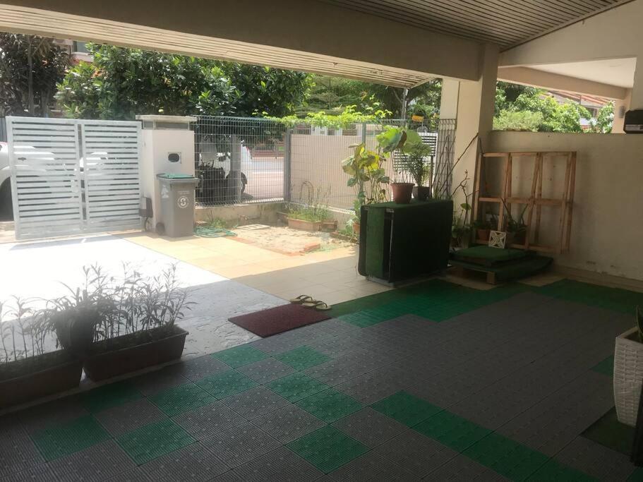 Terrace House Near Stulang Laut Ciq Midvalley Ksl For 7Pax Johor Bahru Esterno foto