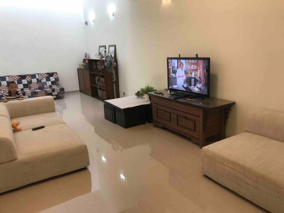 Terrace House Near Stulang Laut Ciq Midvalley Ksl For 7Pax Johor Bahru Esterno foto