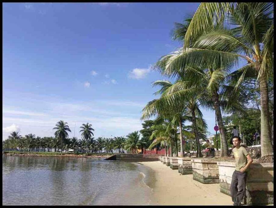 Terrace House Near Stulang Laut Ciq Midvalley Ksl For 7Pax Johor Bahru Esterno foto